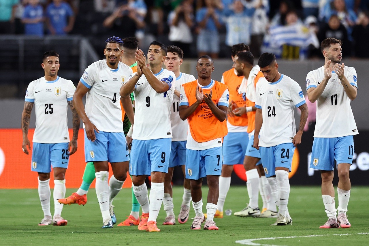 Uruguay golea moderando a Bolivia