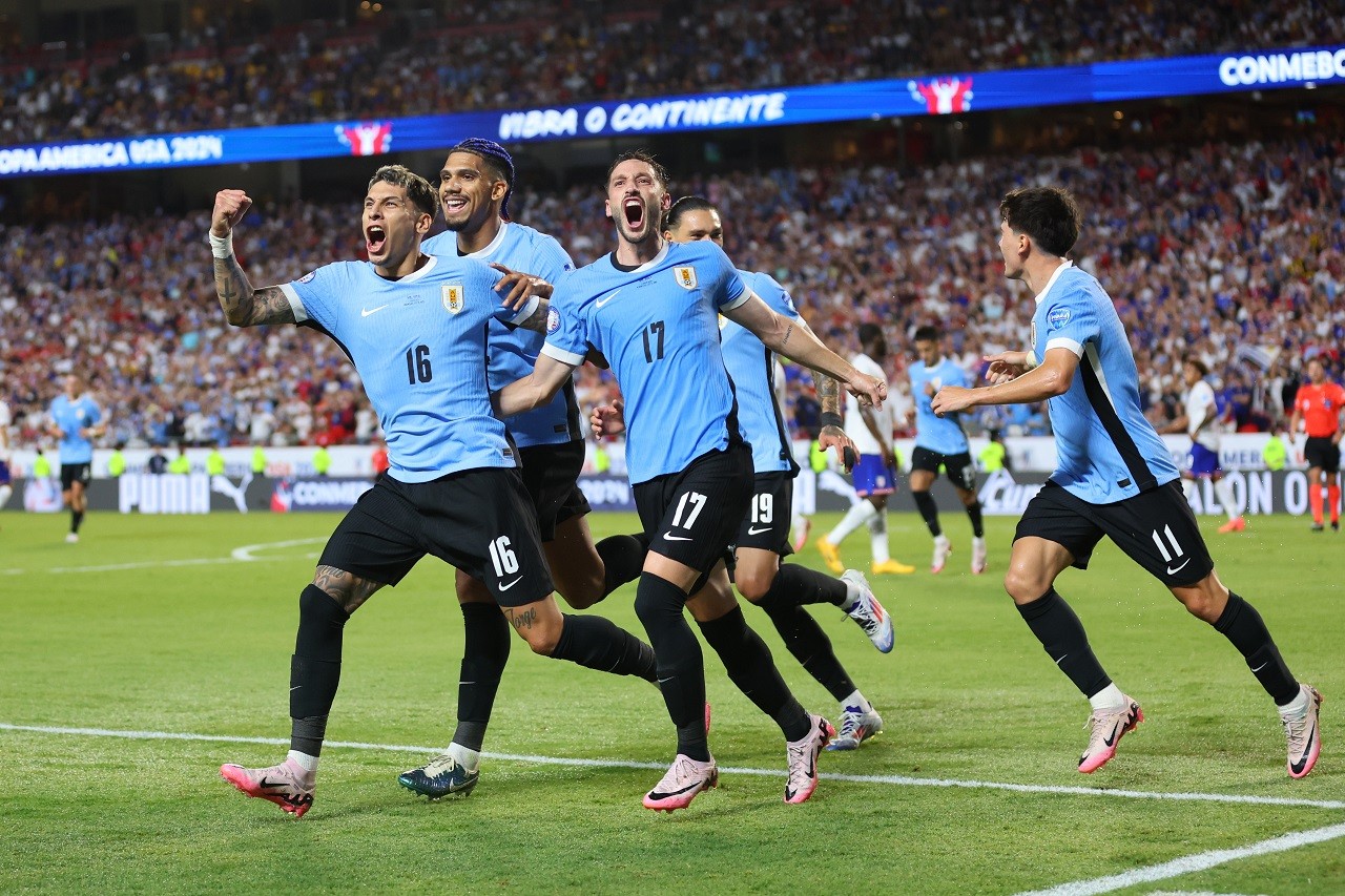 Uruguay invicto a 4tos de Final